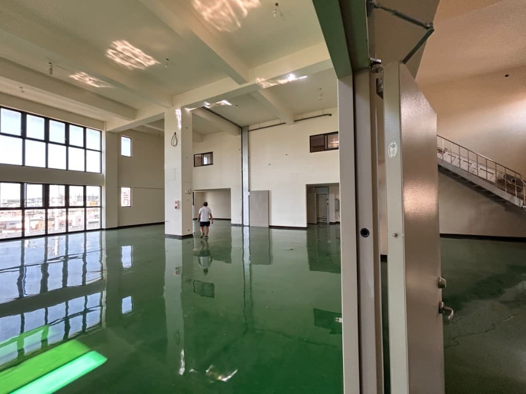 南崁氣派RC挑高廠房出租照片