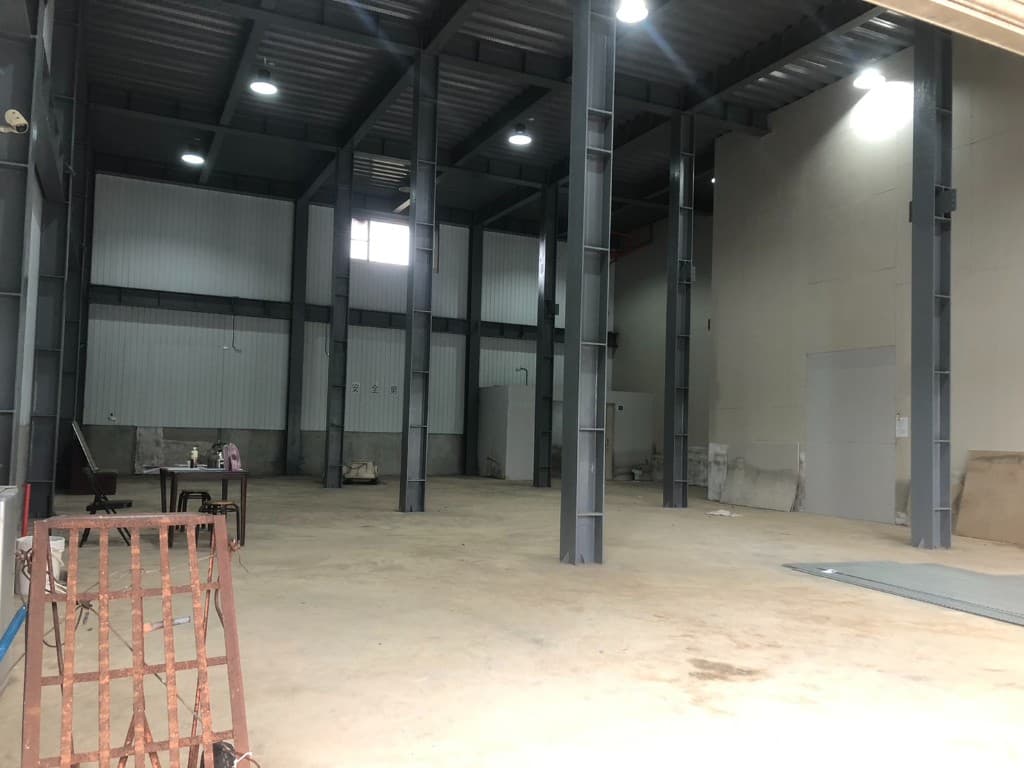 西濱旁全新合法甲建廠房照片