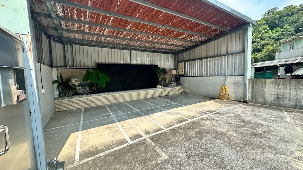 土城稀缺獨立廠區挑高天車廠房現場照片 7